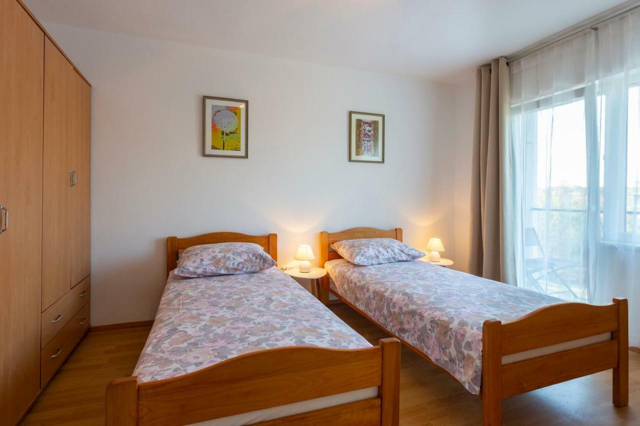 Apartment Anna With Free Private Parking Pula Dış mekan fotoğraf