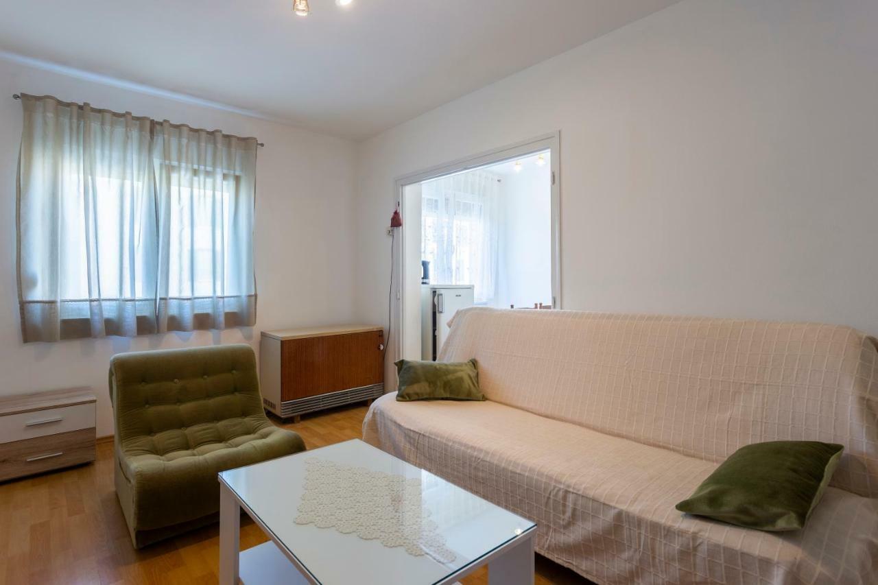 Apartment Anna With Free Private Parking Pula Dış mekan fotoğraf