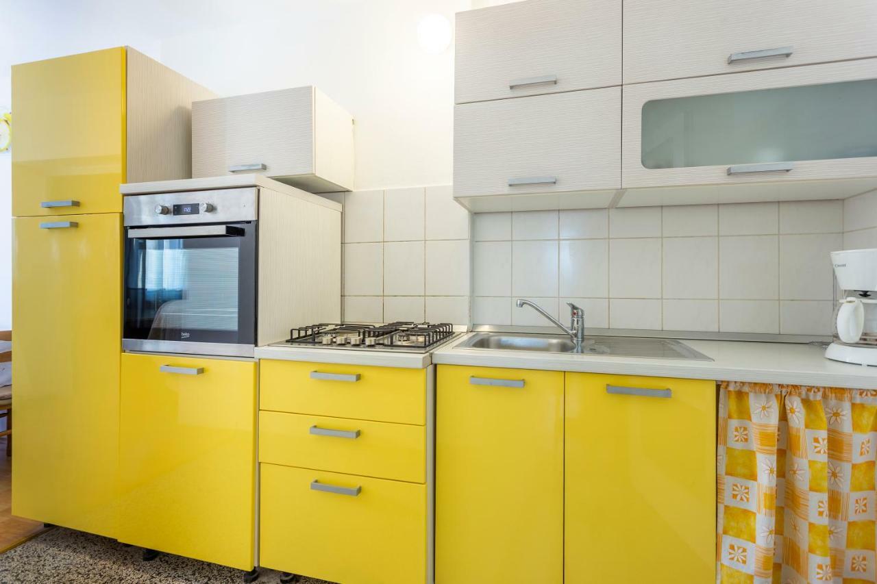 Apartment Anna With Free Private Parking Pula Dış mekan fotoğraf