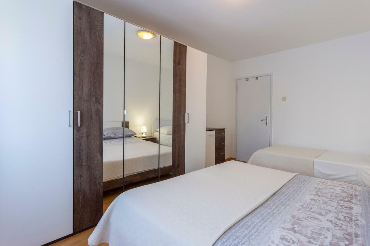Apartment Anna With Free Private Parking Pula Dış mekan fotoğraf